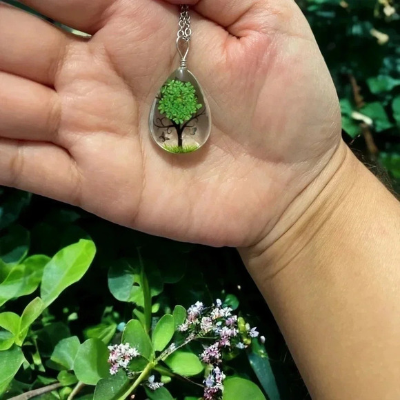 Resin Flower Pressed & Tree Tear Drop Pendant Charm Stainless Steel Necklace - Picture 2 of 3